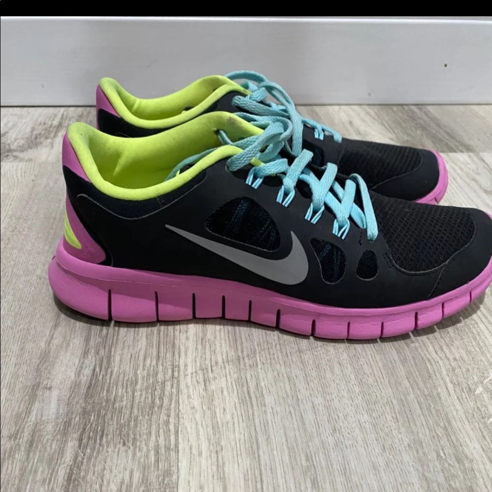 Nike free runs